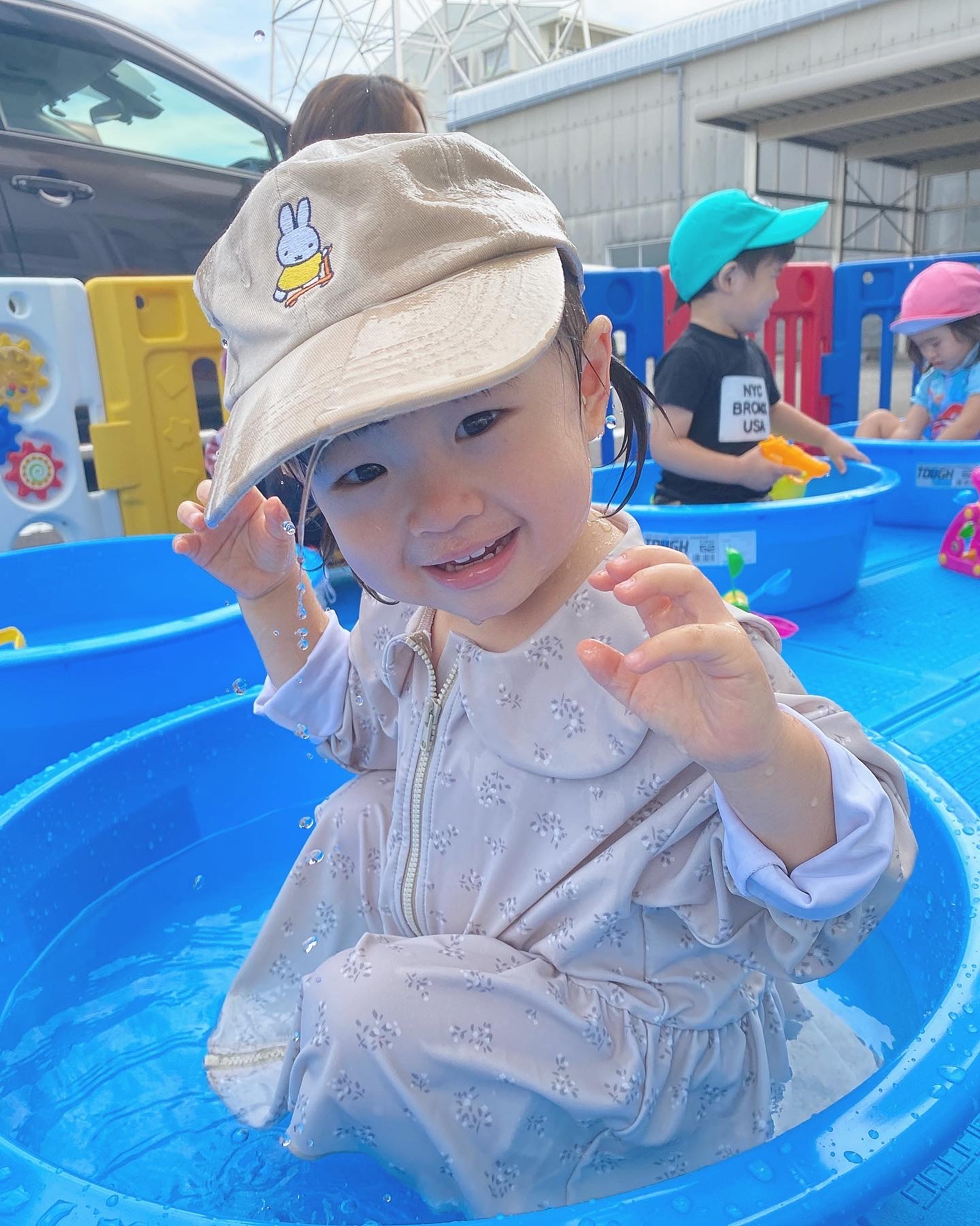 60E33812-CDF7-481C-9CD3-8F803487C965