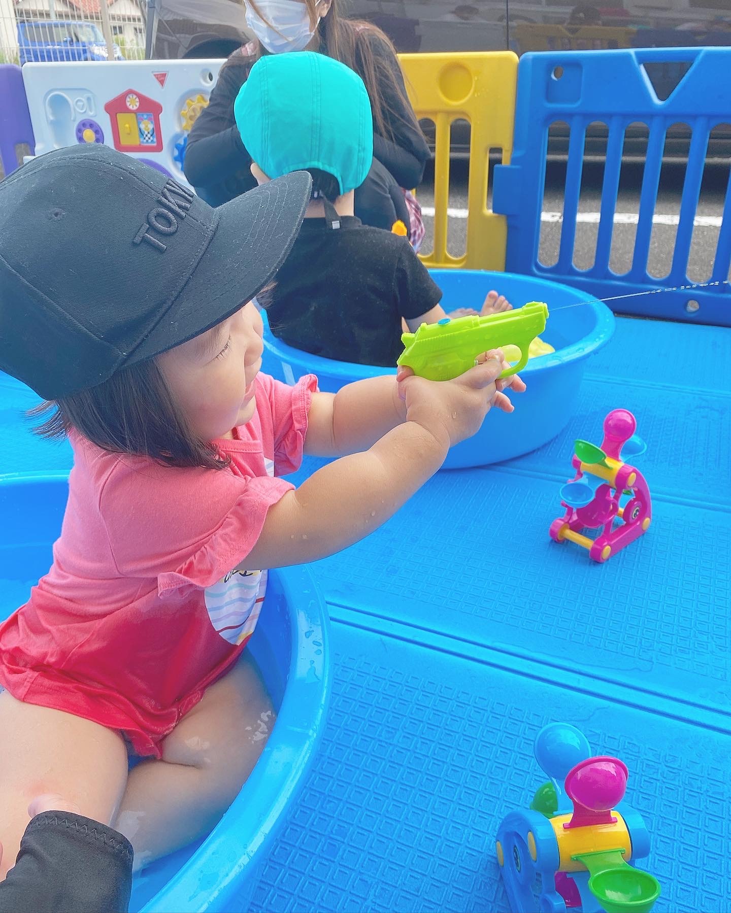 6489C7C4-9654-423E-B670-EC03F23B3FA3